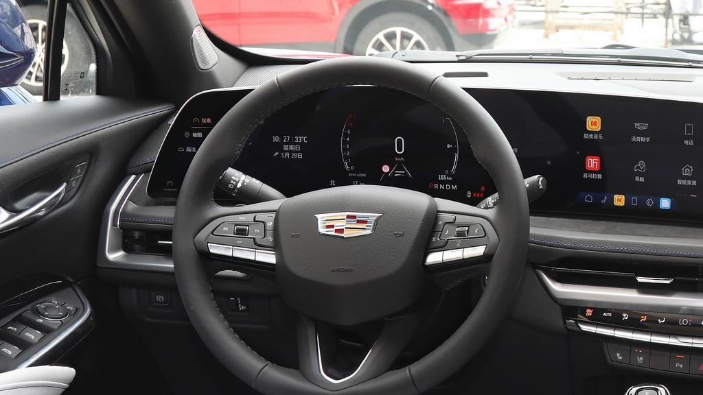 33英寸大联屏轻混系统 新款XT4上市