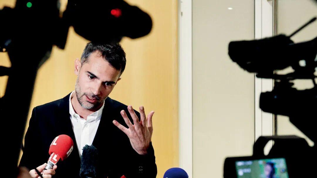 “马克龙夫人是男性”，为何疯传？