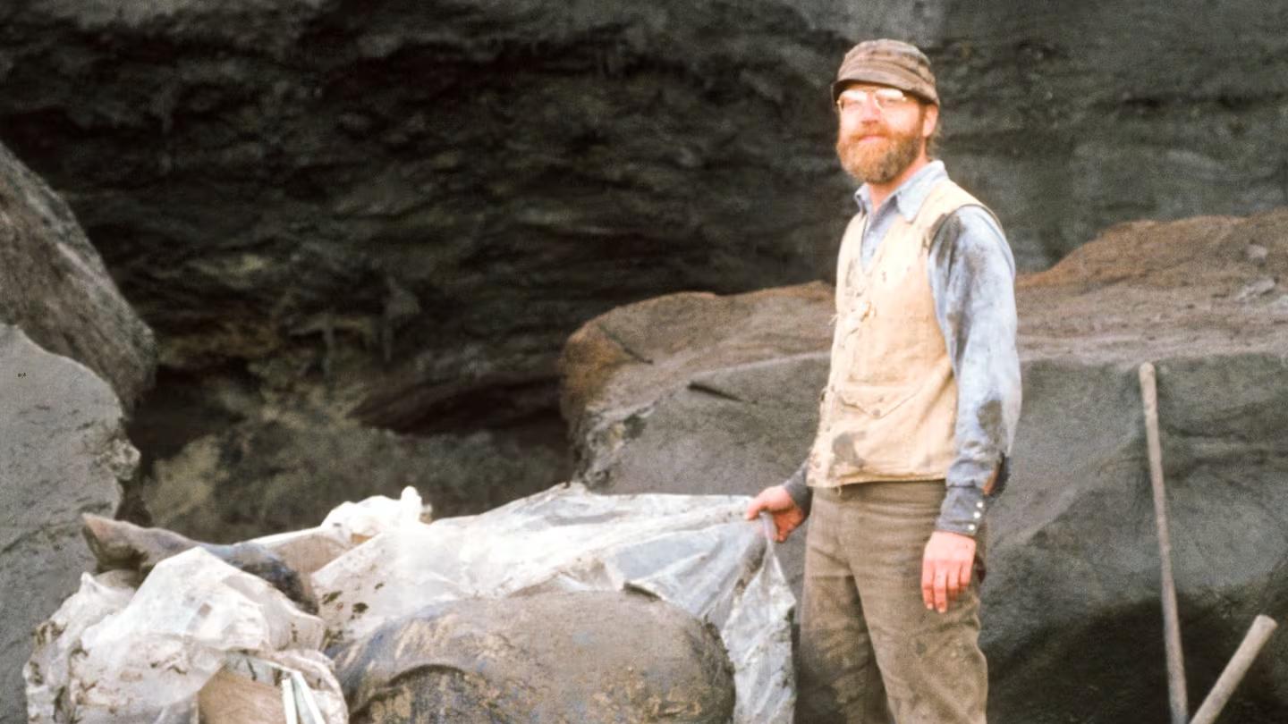 5万年前的野牛尸体解冻后，颈肉做成炖菜被分食：有点硬但很美味