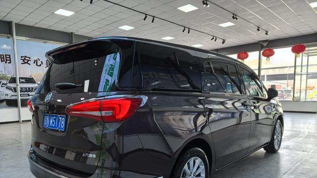 18万出头二手别克GL8，6.5万公里实表，宜商宜家，家用出行新选择