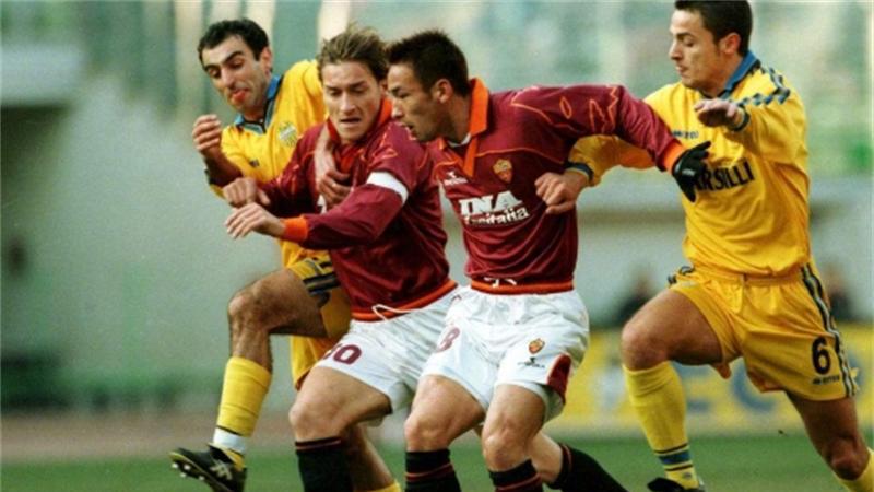 三破亚洲球员转会费纪录的天才，却因踢球失去乐趣，29岁宣布退役