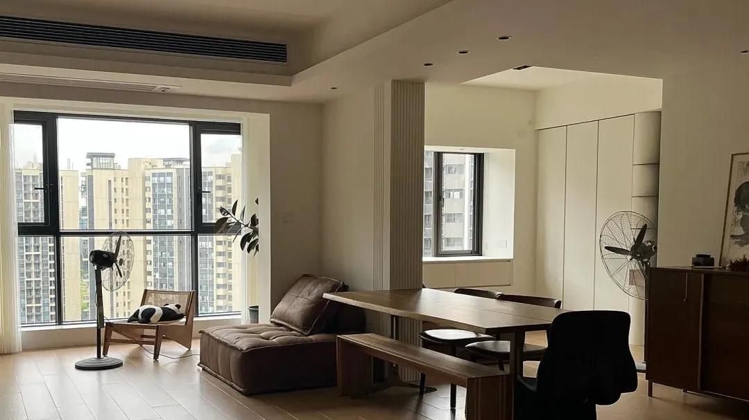 “没错，我就是不欢迎亲戚来我家住！” 坚持砸掉次卧后，邻居说：效果真绝了！