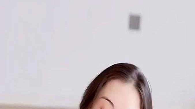 张柏芝谢霆锋成邻居



张柏芝谢霆锋这对昔日恋人，离婚十三年后，如今居然成了邻
