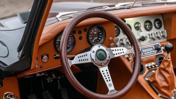 ECD Auto打造了一辆V12捷豹E-Type