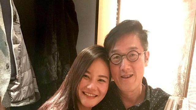 66岁富商婚外情曝光，34岁网红，9年地下情震惊香港