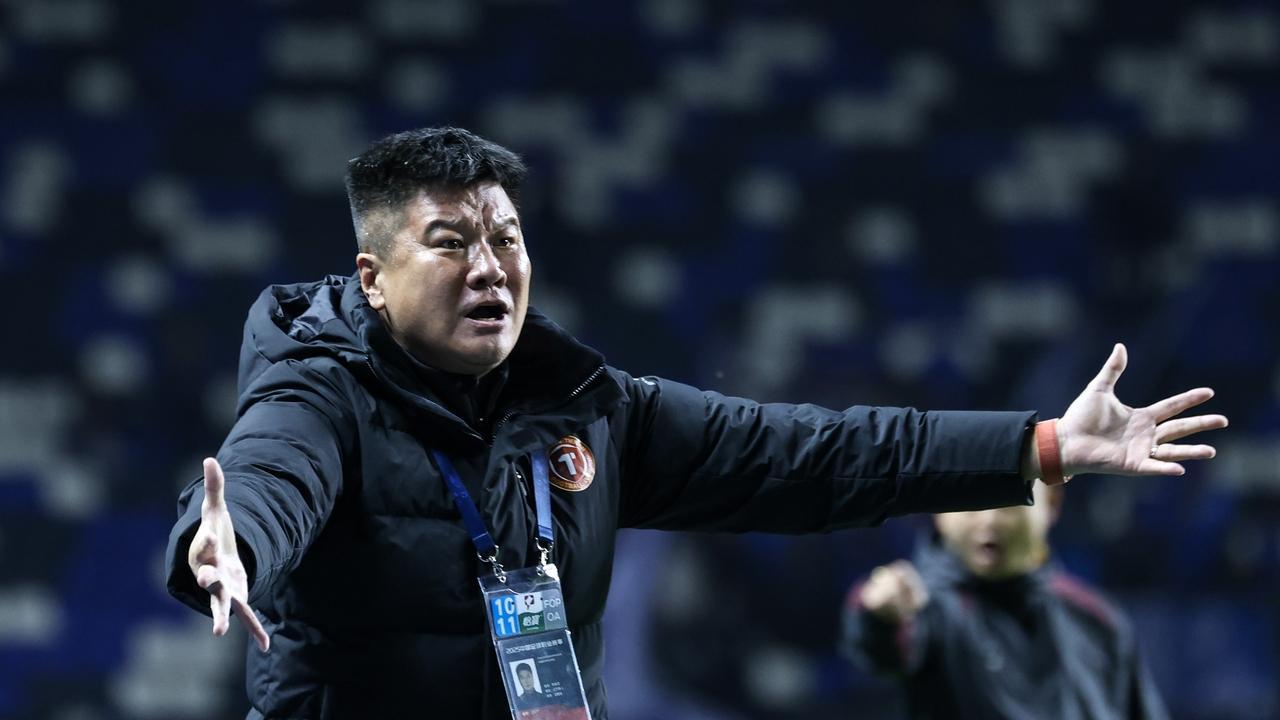 2-1，48岁李金羽率队2连胜+狂揽58分排名第一，姆本扎无敌双响炮