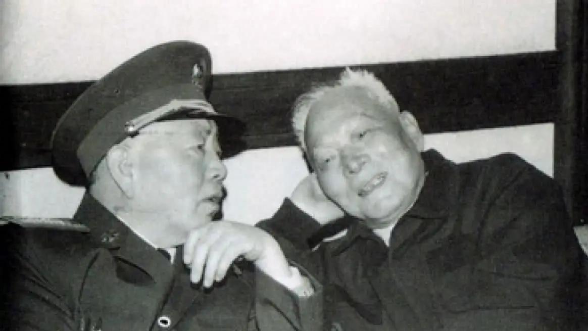 老将很想进中顾委，被告知离休了，就不要参与，名字从名单拿下