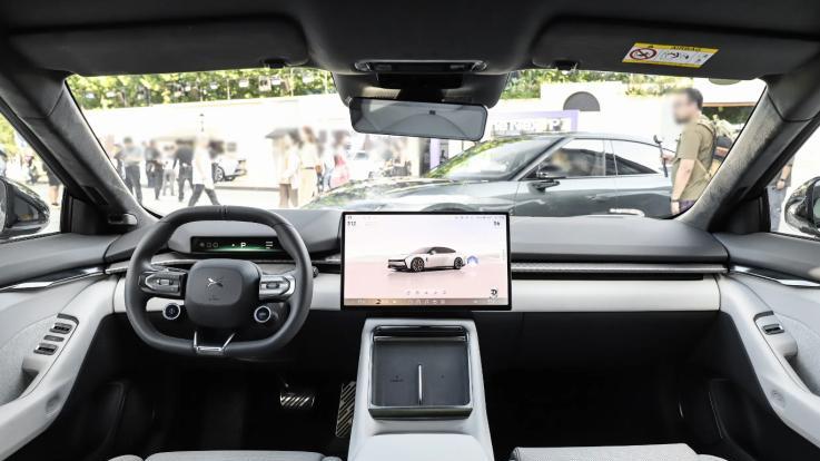 比小米SU7配置更丰富，入门即满配，全新小鹏P7如何选？