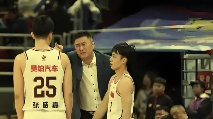 徐杰9中2拖后腿，贝兹利空砍20+19，同曦爆冷击败广东晋级季后赛