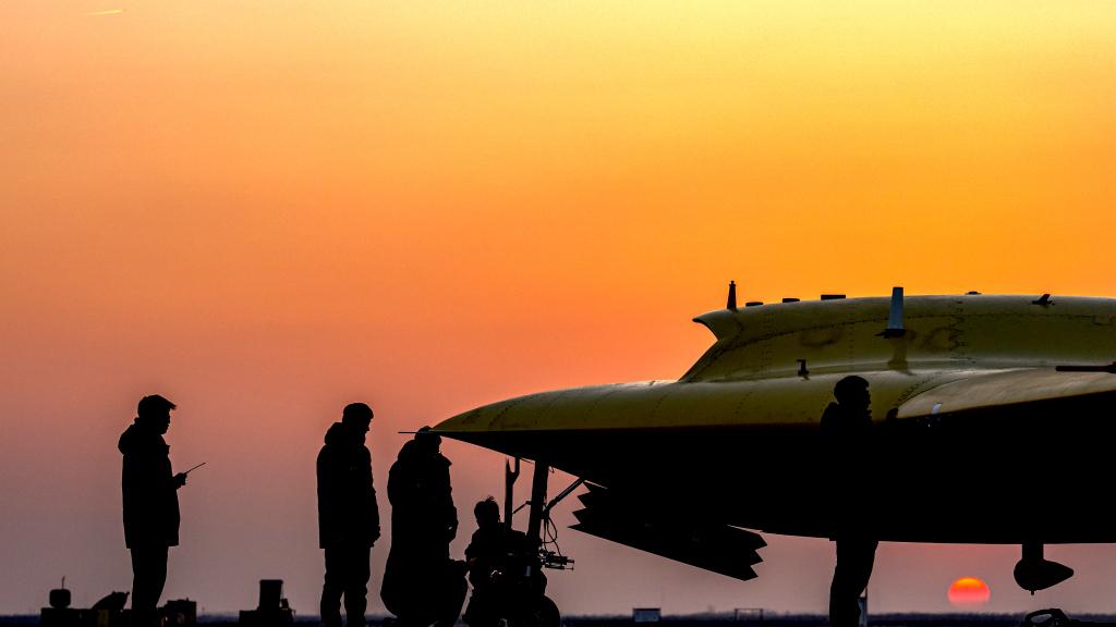 彩虹-7首飞成功，它不只是隐身无人机，还是战场“长续航电子眼”