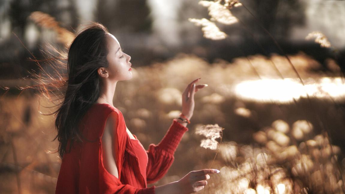 饥时馒头，饱时玫瑰：在需求的流动里读懂生活的诗意