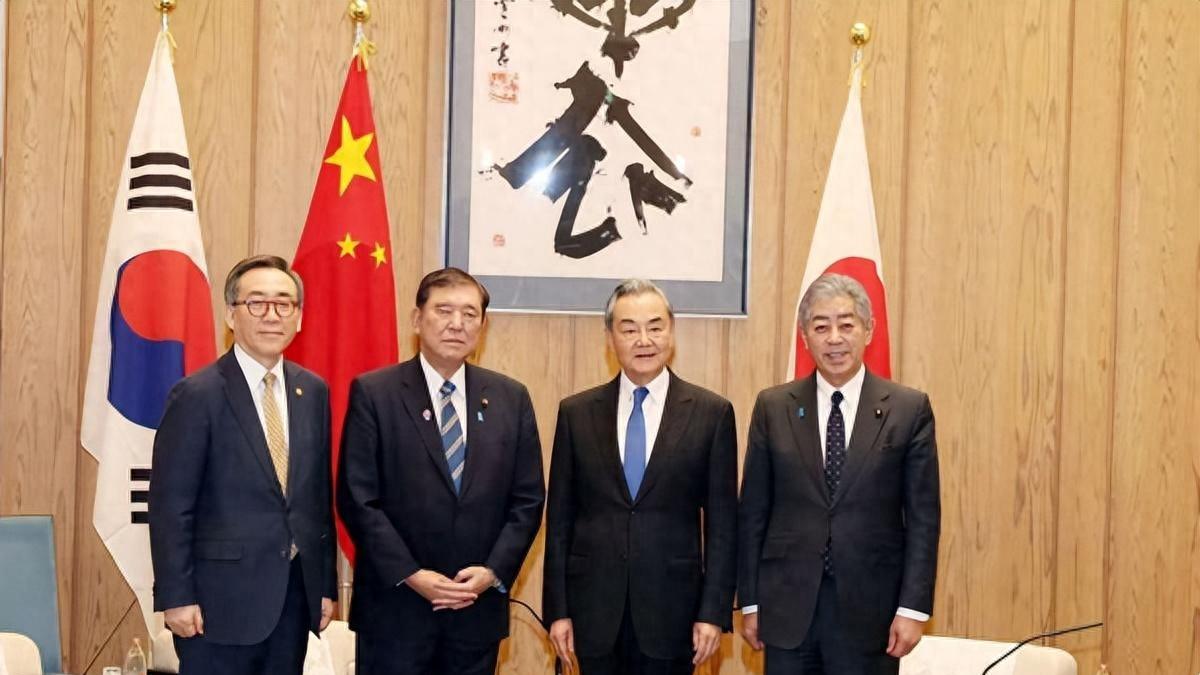 日本政坛上演