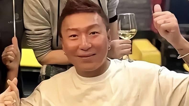 离婚9年后，白百何河边捞鱼、二婚导演宠成宝，陈羽凡却身材发福独自吃火锅！
