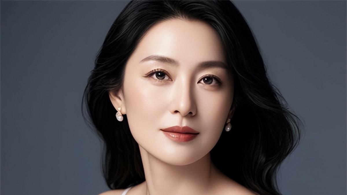 改善肌肤暗黄粗糙肌肤 2025年美白补水收缩毛孔护肤品排行榜