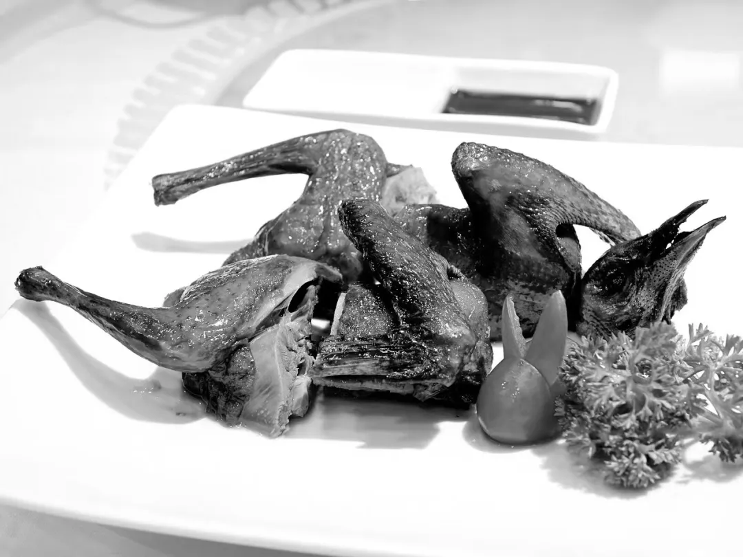 简直没救了，一群烤鸭在感谢老板们替它们挽尊！