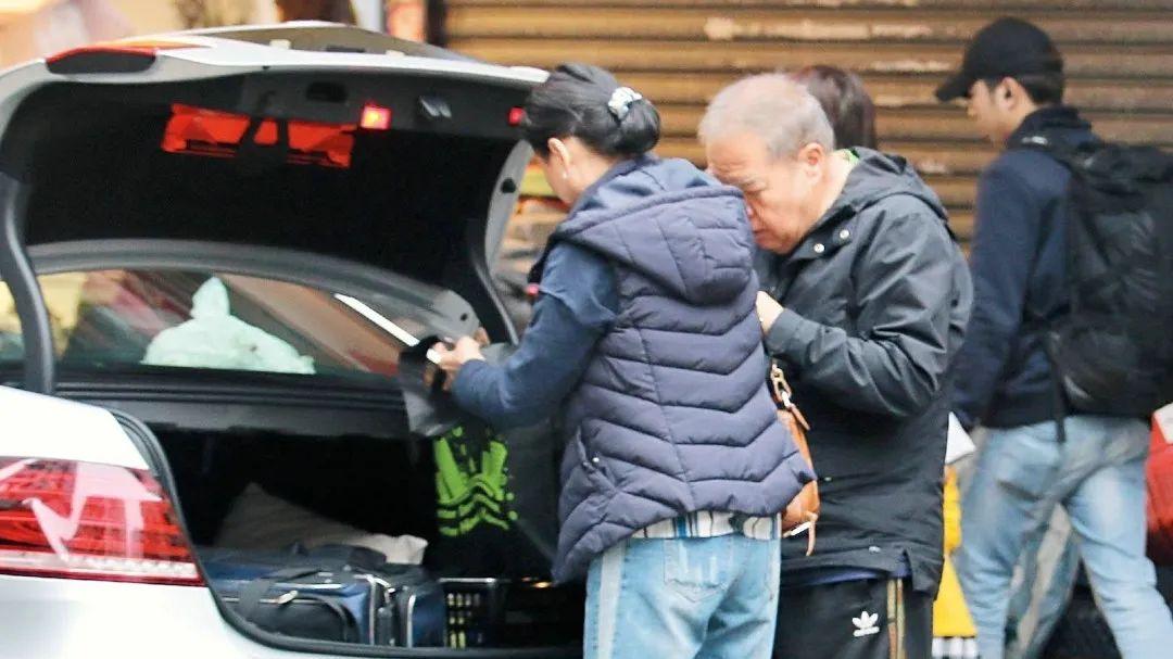 肥猫郑则仕，曾负债近2000万，如今开本田SUV被网友偶遇