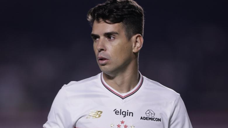 11月20日: 圣保罗全身而退