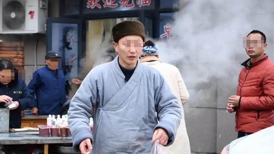 假和尚假救助诈骗千万，全家人组团，捐的钱都去哪了？