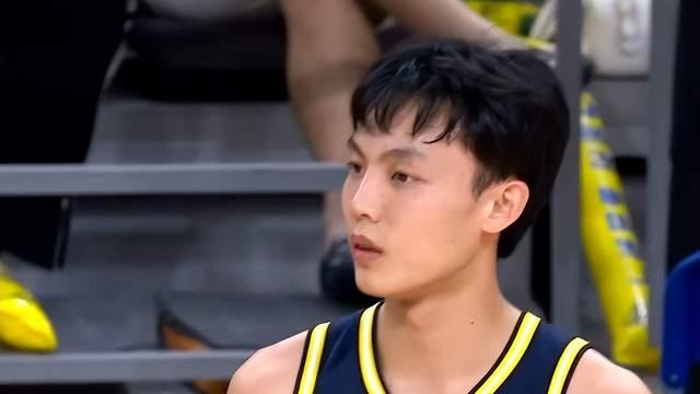 CBA转会大地震1亿核弹引爆粤沪暗战 更衣室惊变+37岁老兵悲情退场