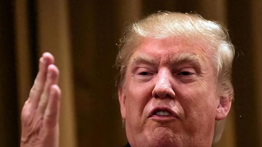 被中国“卡脖子”后，特朗普慌了