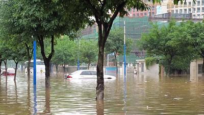 江城子·五月二十二日突降大雨