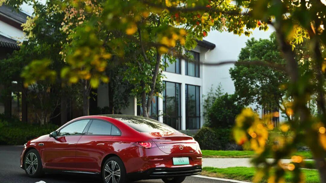 精致外壳下的“狠角色”——试驾梅赛德斯-奔驰全新纯电CLA