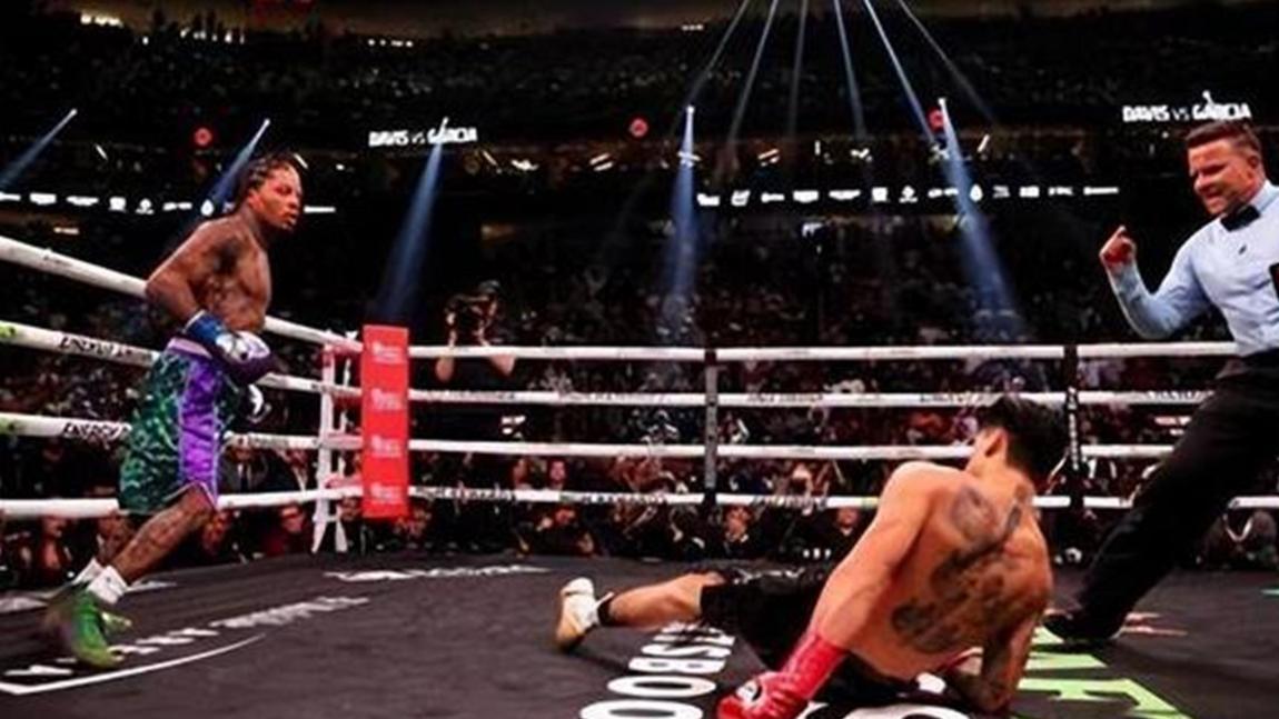 戴维斯炮轰克劳福德打菜鸟！图尔基：他两场酬金是你生涯的5倍