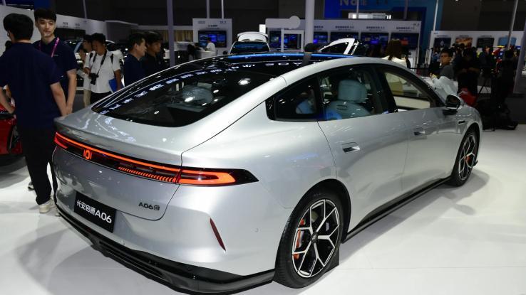 长安启源终于拿出“王炸”，预售11.99万起，6C快充，续航630km