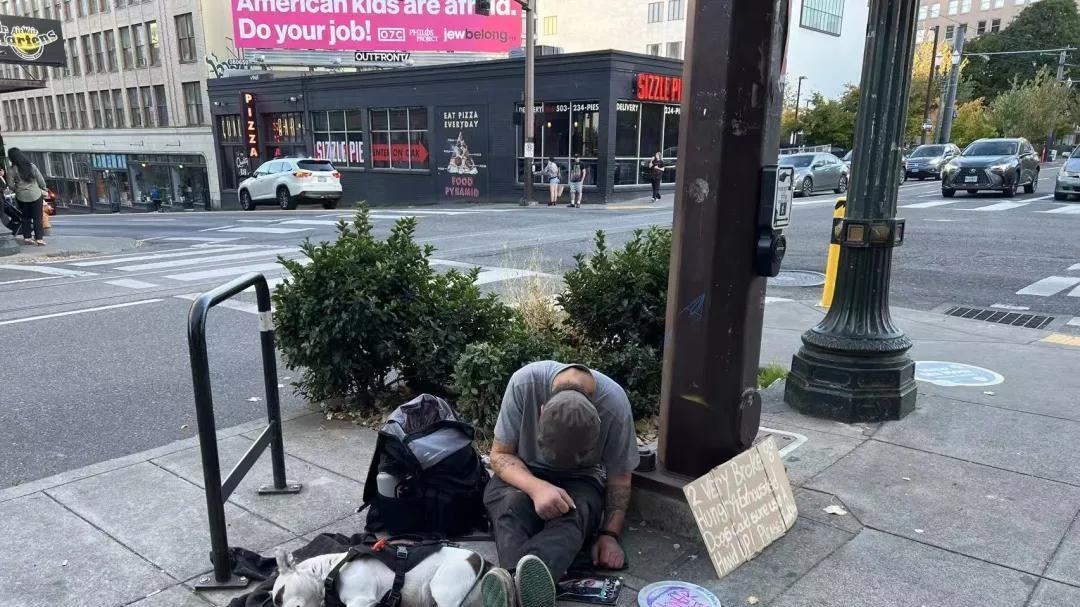 那条看不见的线：谁在美国被献祭了