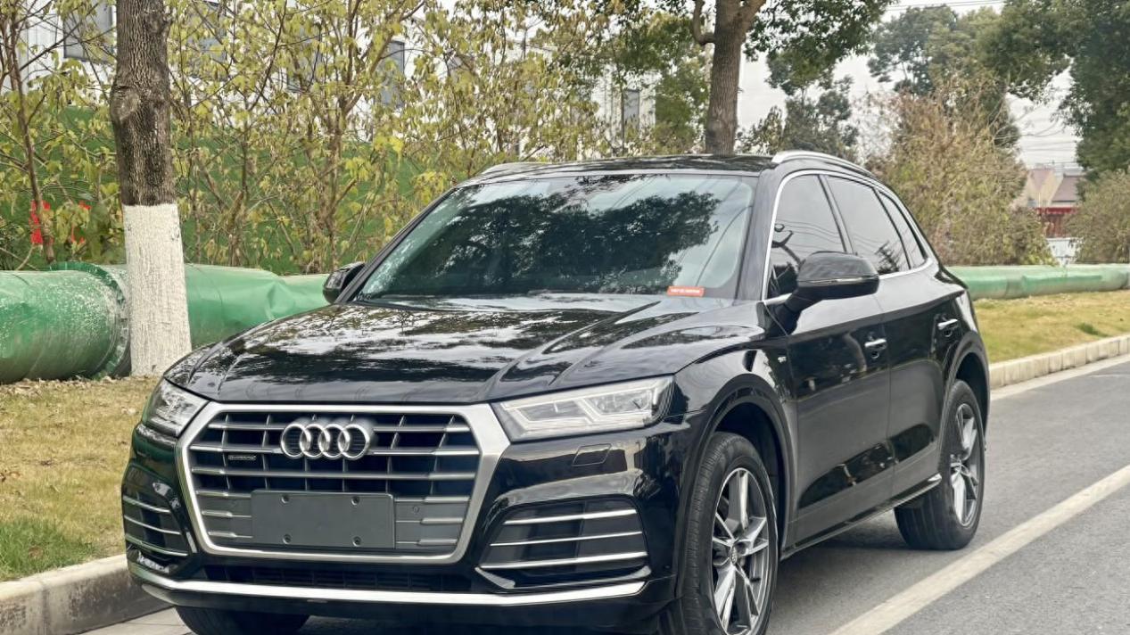 2020款奥迪Q5L，当年落地近40万，如今不到20万，适合家用吗？