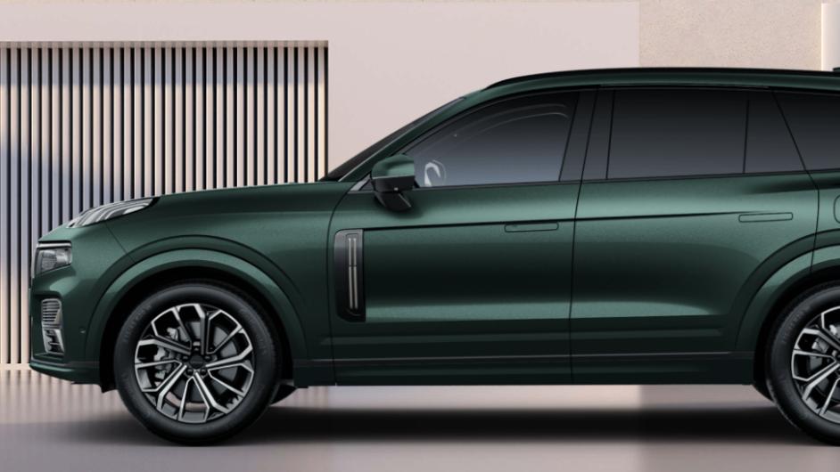 驾驶乐趣拉满！领克 09 EM-P 四驱 Max 大五座23.58 万起!