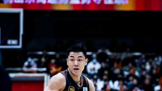 宣布，正式加盟，高诗岩做出选择，抵达山东，杨鸣吃下定心丸