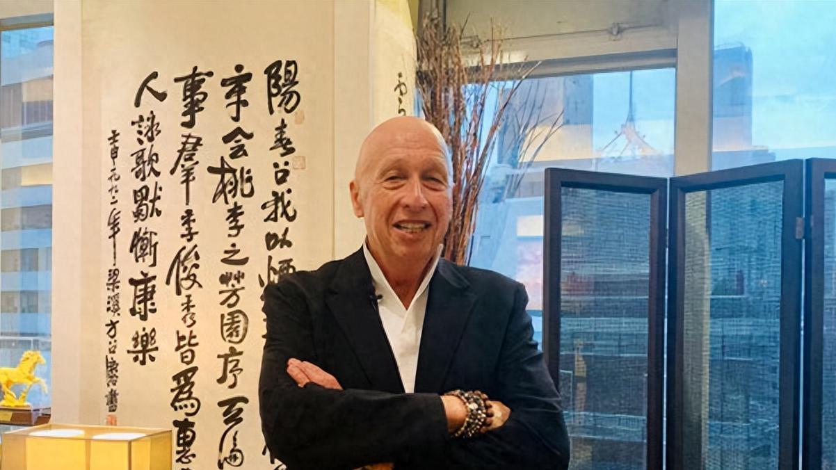 退出美国、加拿大国籍，百亿富翁带着全部身家加入了中国国籍