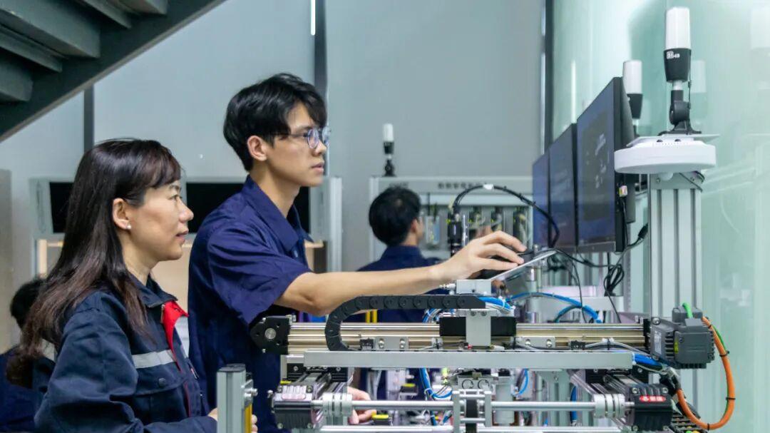 深圳信息职业技术大学怎么样？逆天资源！buff叠满！