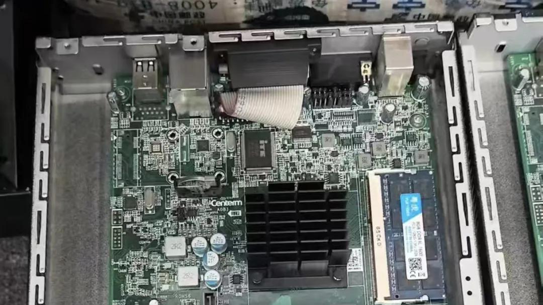 大量银行淘汰的小主机流入闲鱼！6个USB口可刷NAS，二手99块