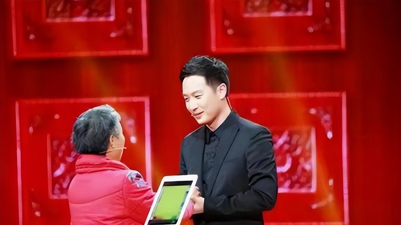 央视《等着我》主持人现状：舒冬转岗外景主播，李七月失去竞争力