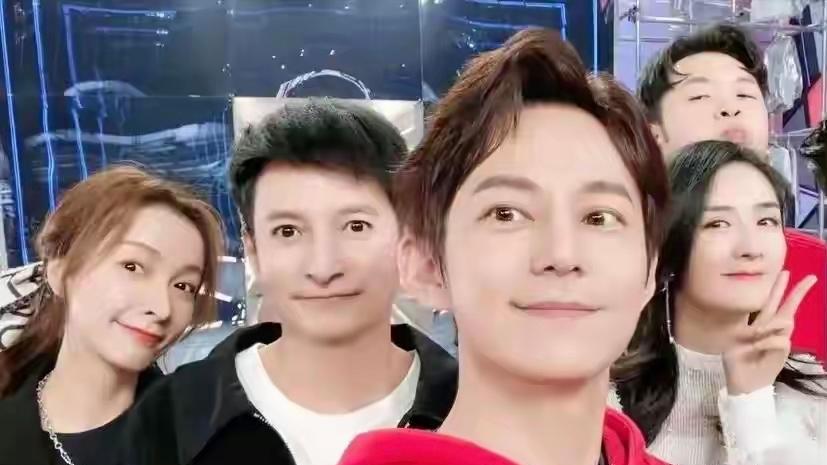 从芒果一姐候选人到直播无人买：芒果离职女主持，有人躺赢有人输惨