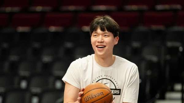 杨瀚森与女友前往华人家里做客！加练投篮和折返跑 是否去混音仍未知