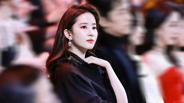 颜值固然重要，但对于演员来讲，实力更重要，只要有能力，身上的缺点也会转化为优点