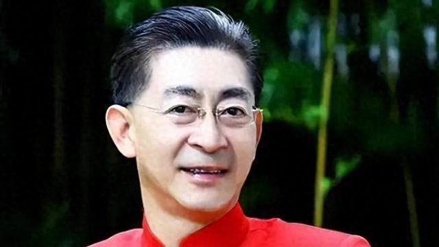 66岁的六小龄童从未想到过，34岁至今未婚的女儿，如今也有这般成绩