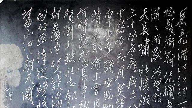 被称古代名人公墓的西湖，毛主席曾指示全迁，今咋又冒出那么多？