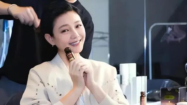 具俊晔因悲伤过度无限期停工，网友：离开大S他啥也不是！