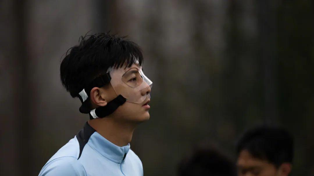朱辰杰、蒋圣龙连续骨折！18强赛国足防线告急