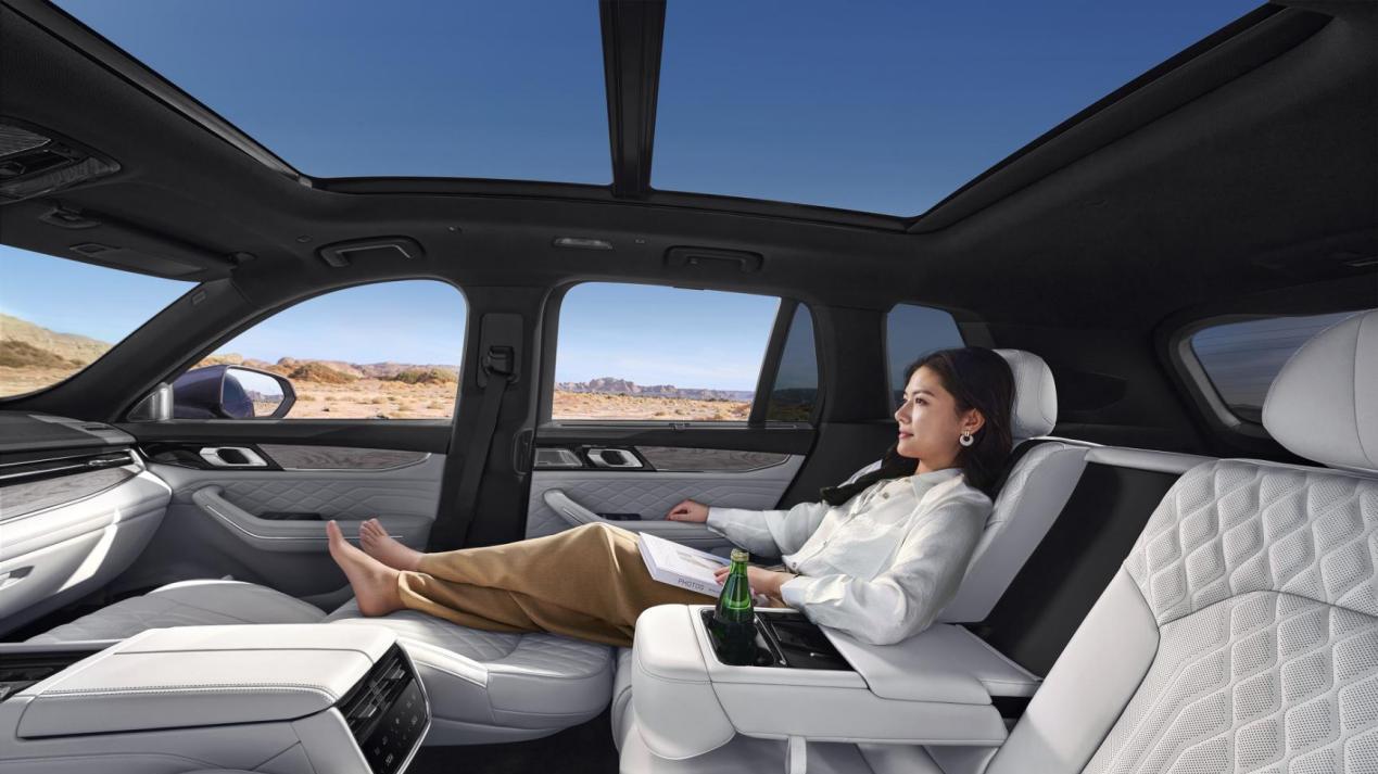 解锁出行新方式，2026款领克 09四驱探索版限时19.88万起全能在线