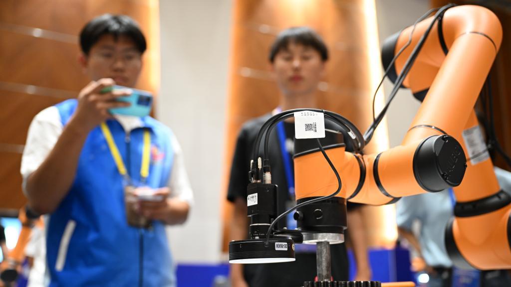 青春智造力全开！京津冀鲁学子石家庄上演机械创新大比拼