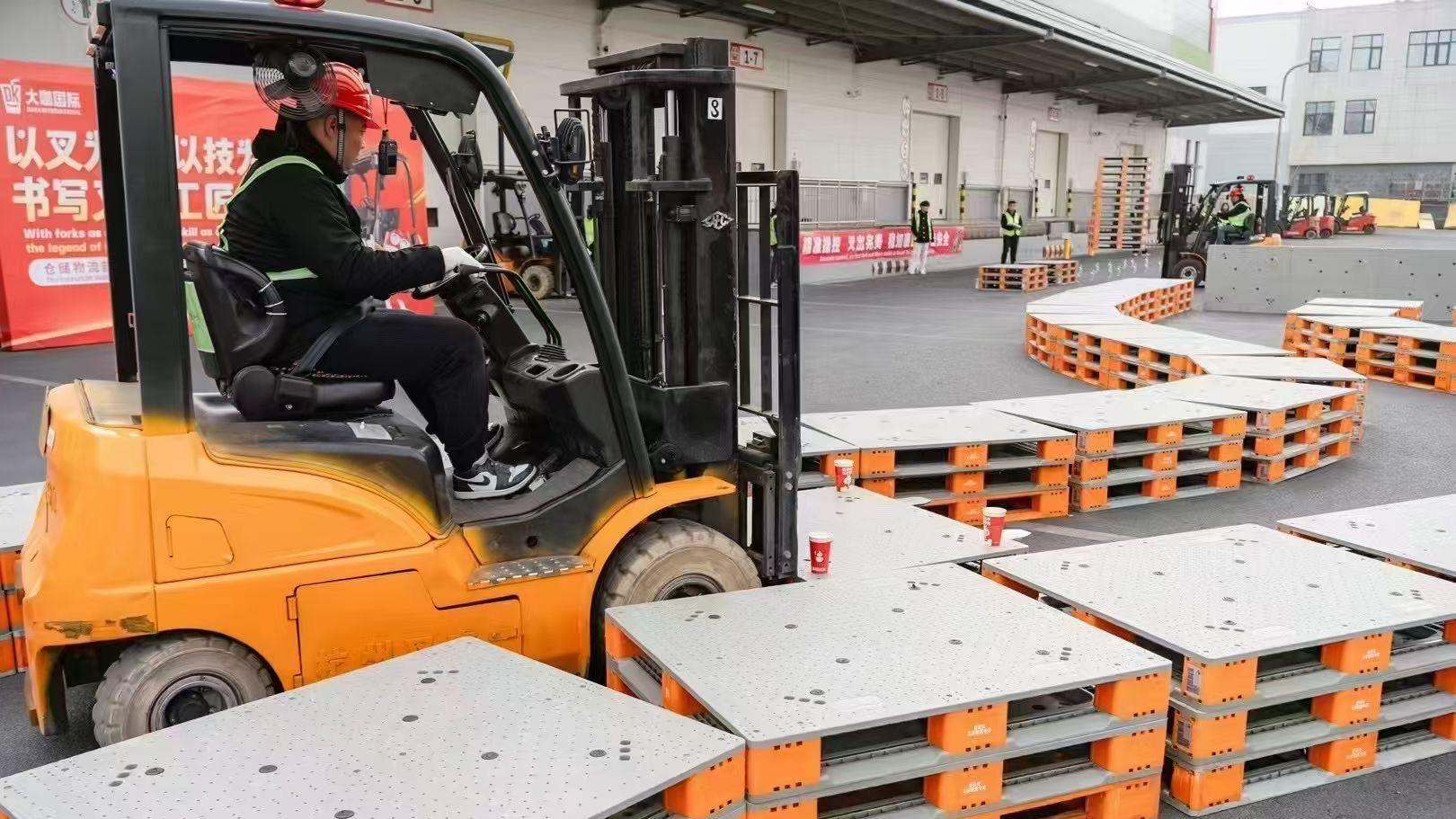 以托盘标准化助力物流行业转型升级