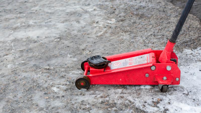 汽车千斤顶的种类与特点介绍