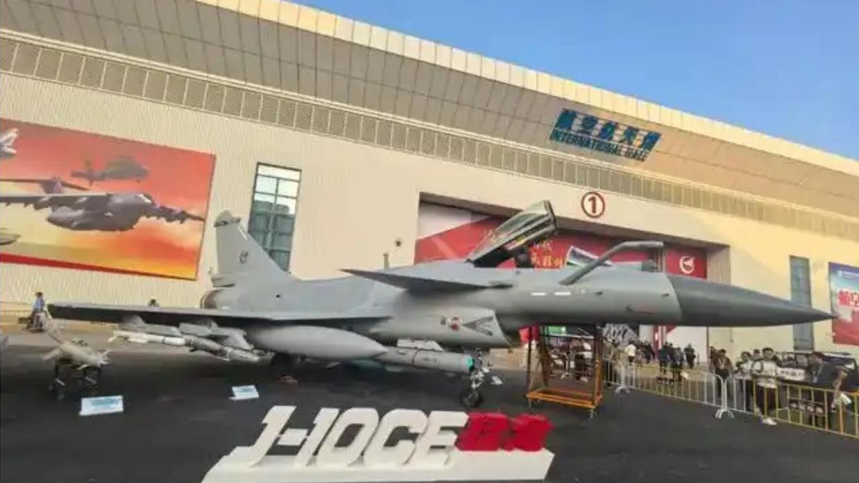 J-10CE首批到货，埃及空军的战力提升，以媒体担忧对其空军的影响