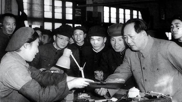 省委书记夫人借走李银桥珍藏的主席墨宝，李多次索要, 对方弄丢了