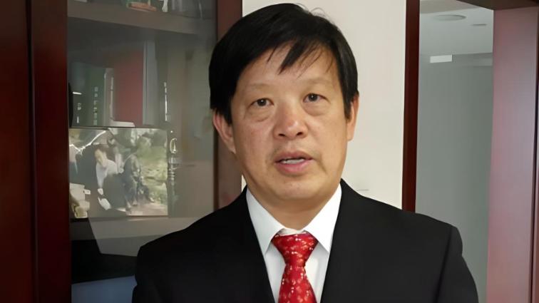 西伯利亚的寒风，终究没吹凉他捞钱的热手